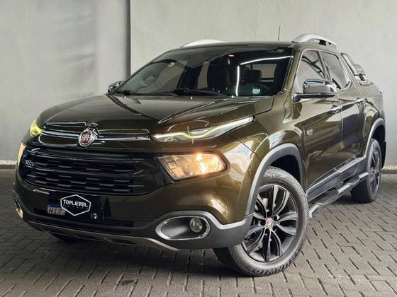 FIAT TORO 2.0 16V TURBO DIESEL RANCH 4WD AT9 FIAT TORO 2.0 16V TURBO DIESEL RANCH 4WD AT9
